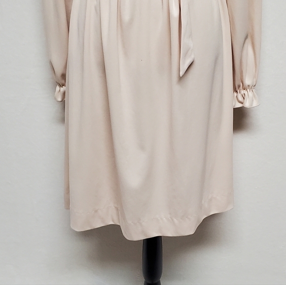 VINTAGE 70s Montgomery Ward Volup Cream Tie-up Belted Long Sleeve Stretchy Dress - Picture 7 of 14